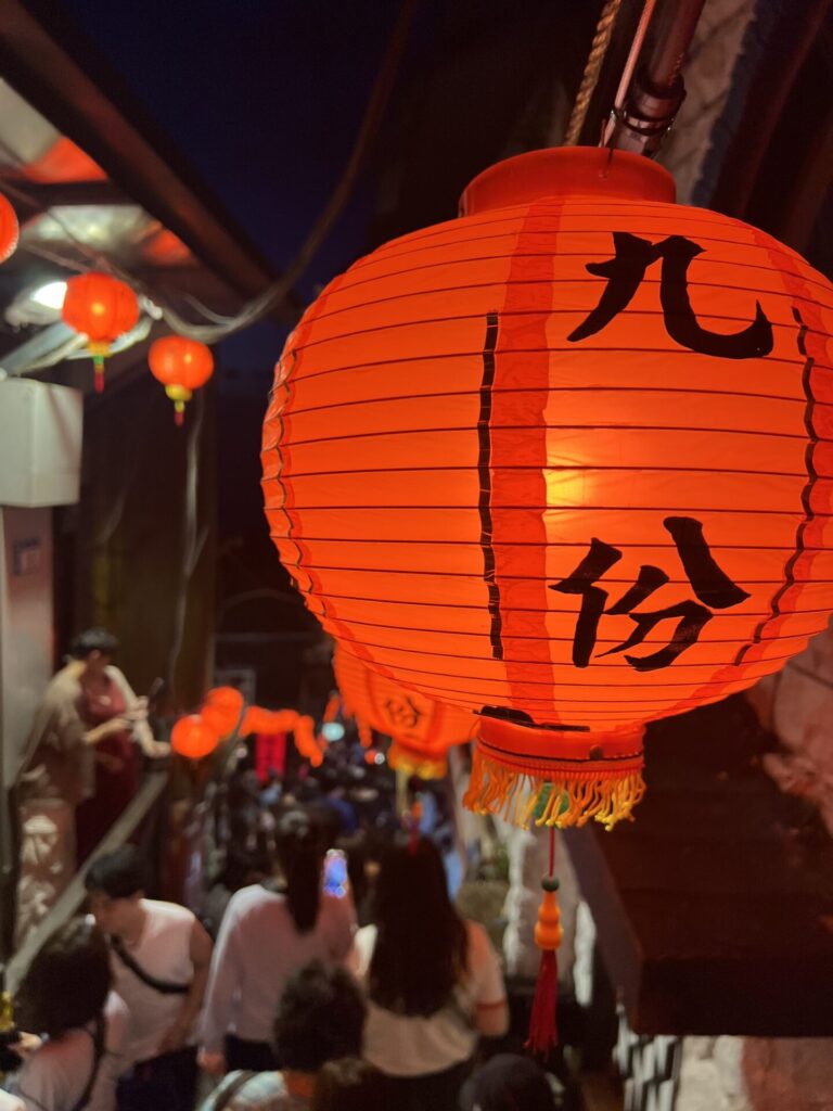 台湾・九份の赤い提灯の景色